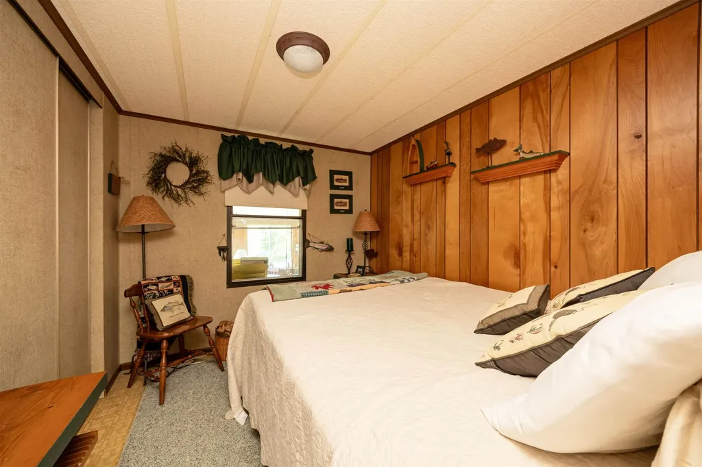 81 Shoreline Drive Barnet VT 05821