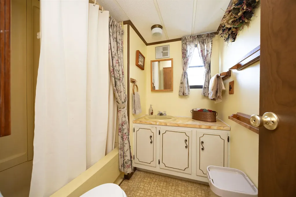 81 Shoreline Drive Barnet VT 05821