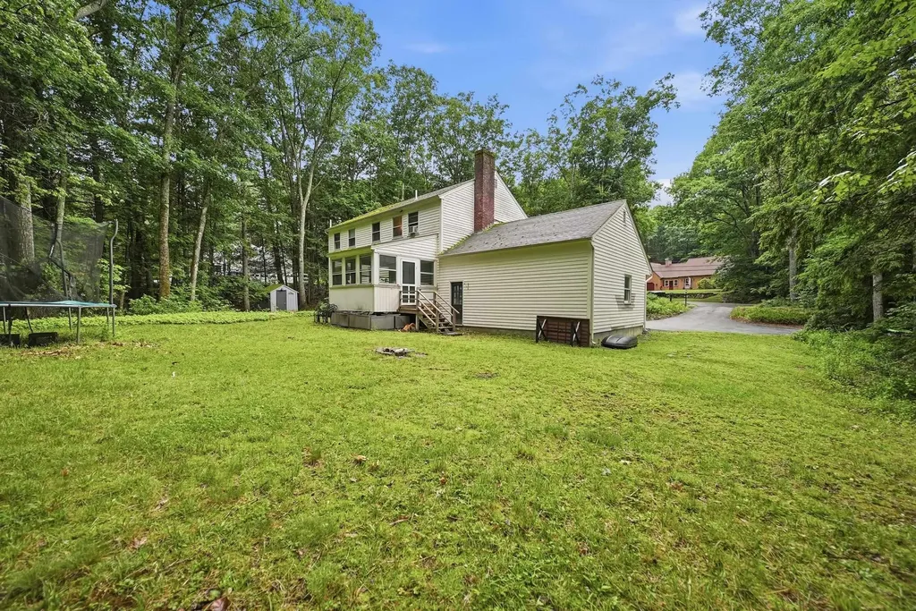 47 Beaver Lane Bedford NH 03110