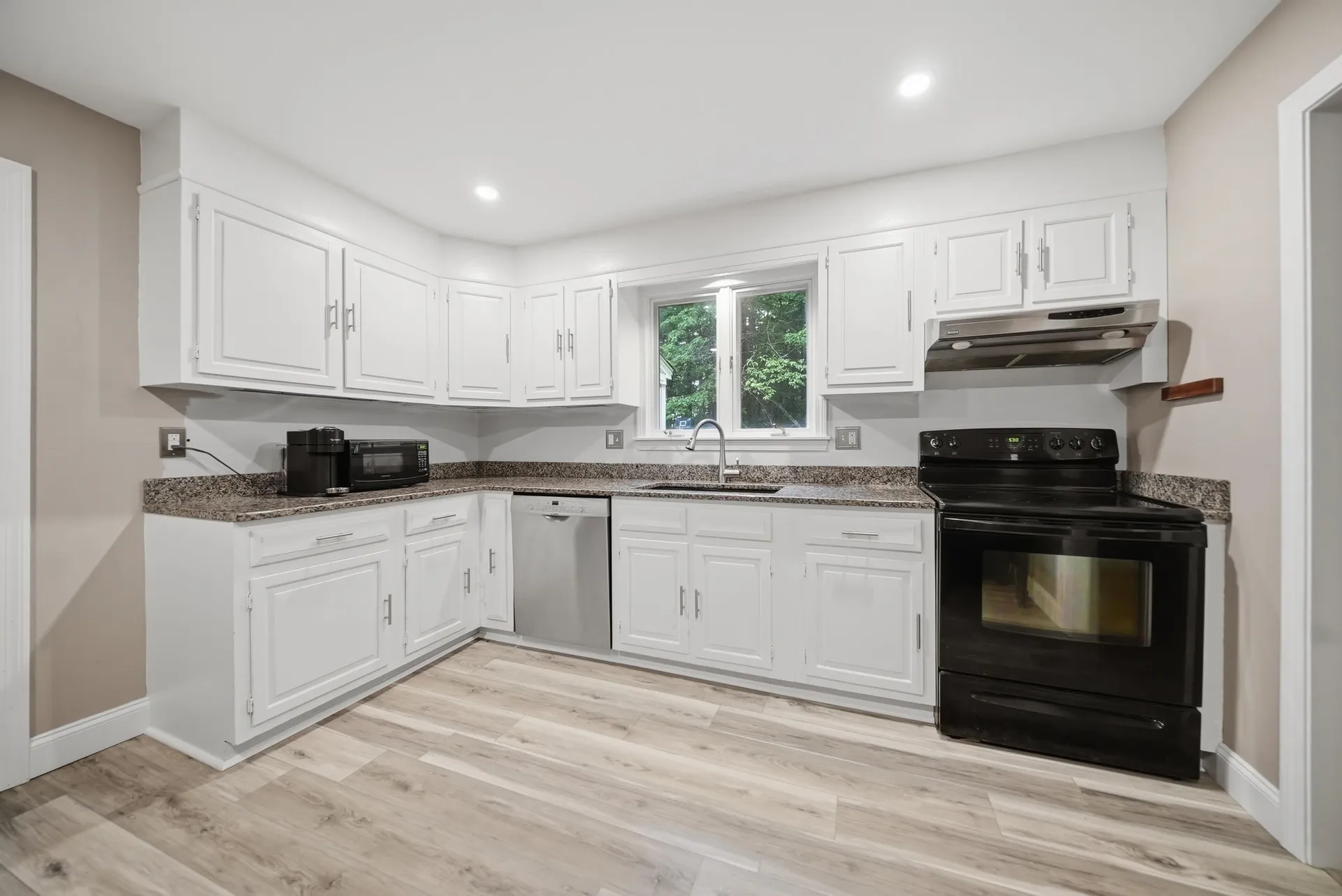 47 Beaver Lane Bedford NH 03110