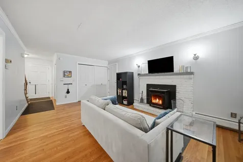 47 Beaver Lane Bedford NH 03110