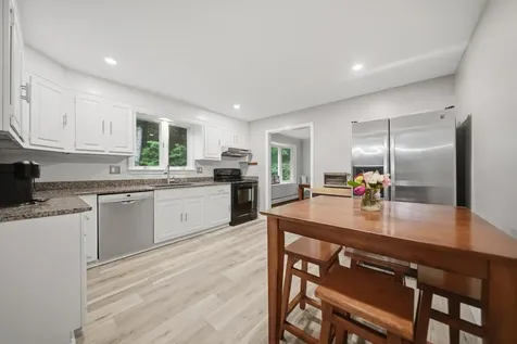 47 Beaver Lane Bedford NH 03110