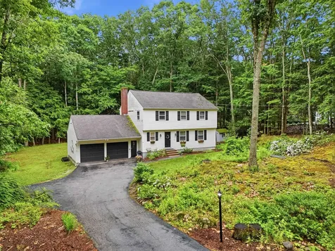 47 Beaver Lane Bedford NH 03110