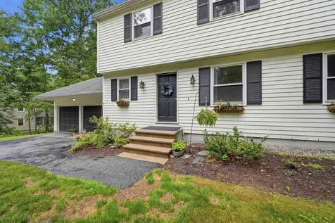 47 Beaver Lane Bedford NH 03110