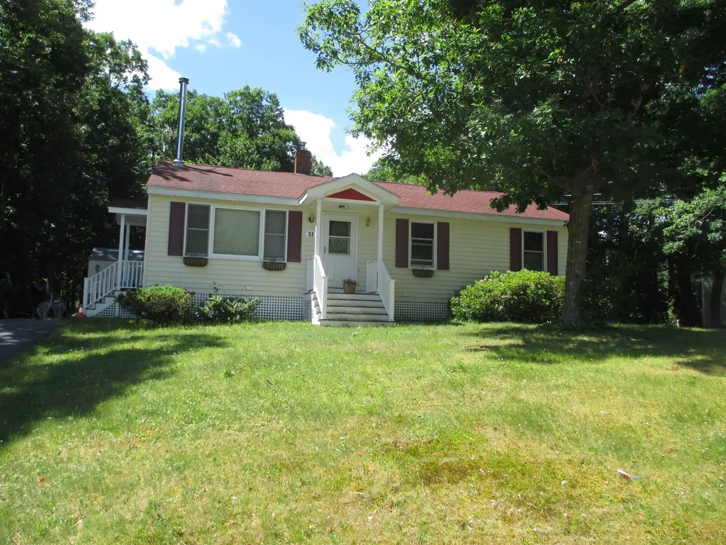 32 Pinewood Drive Somersworth NH 03878