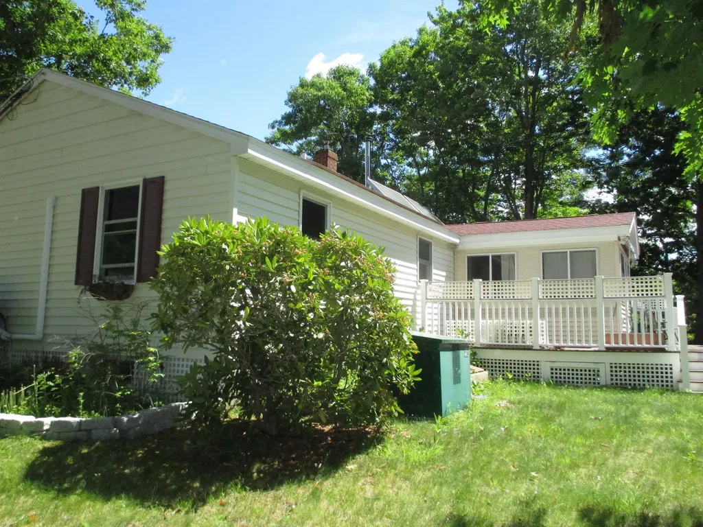 32 Pinewood Drive Somersworth NH 03878