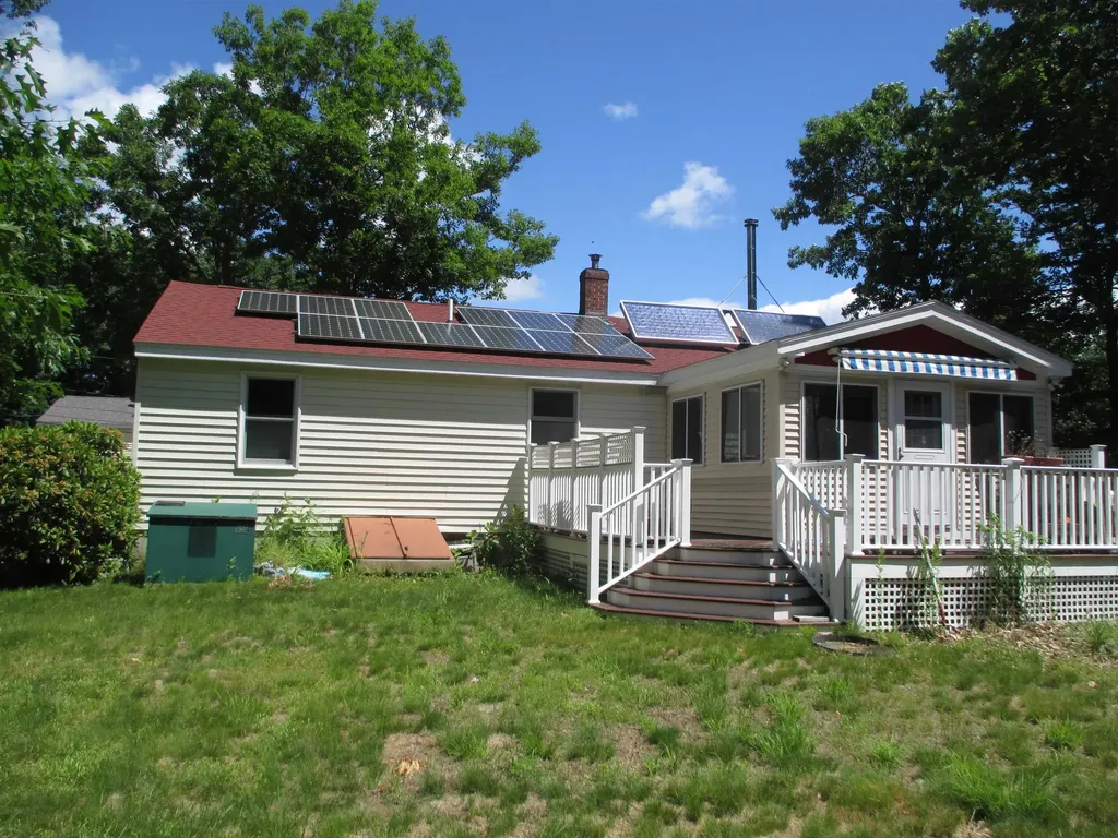 32 Pinewood Drive Somersworth NH 03878