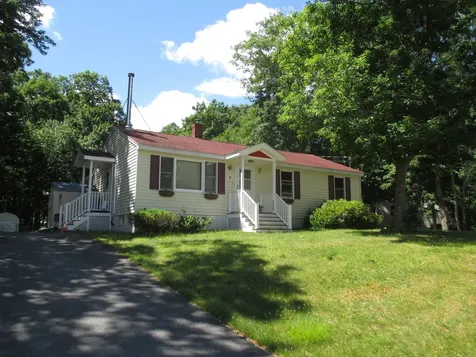 32 Pinewood Drive Somersworth NH 03878