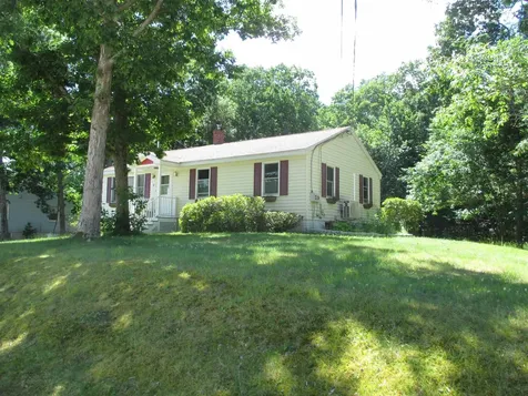 32 Pinewood Drive Somersworth NH 03878