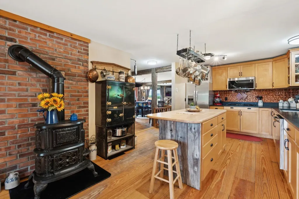 867 East Bethel Road Randolph VT 05061