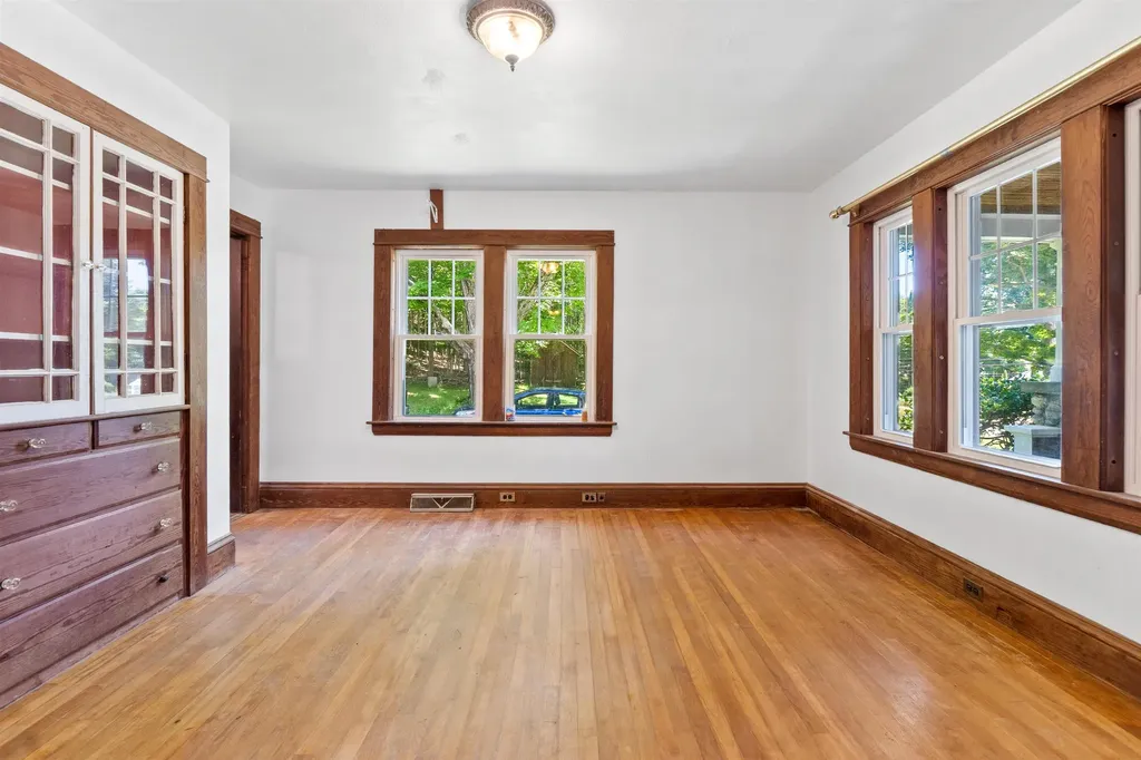 15 Sherburne Road Lee NH 03861