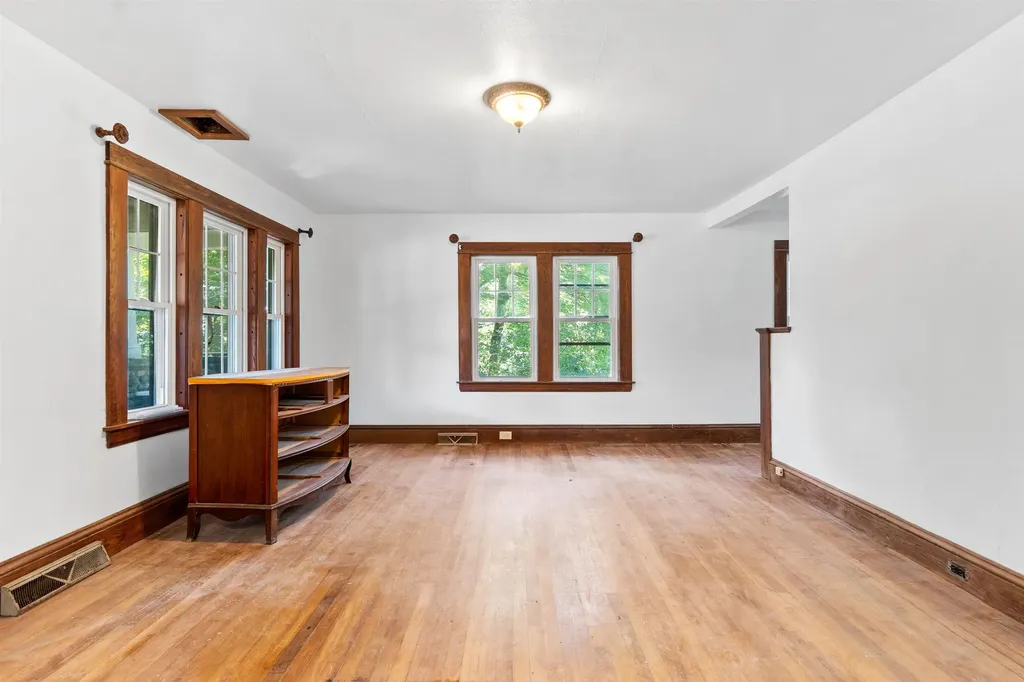 15 Sherburne Road Lee NH 03861