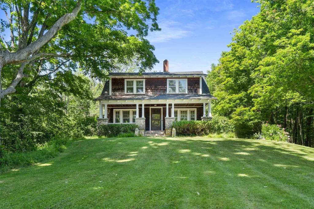 15 Sherburne Road Lee NH 03861