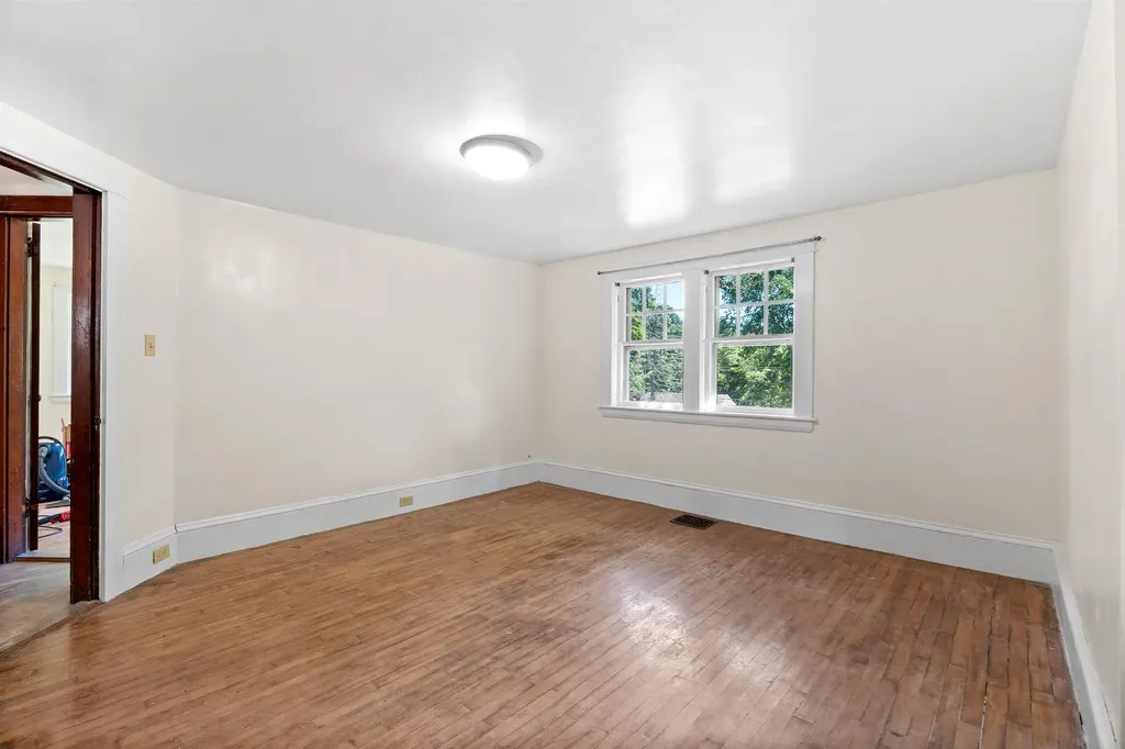 15 Sherburne Road Lee NH 03861