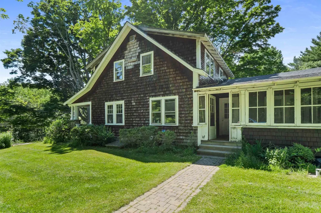 15 Sherburne Road Lee NH 03861