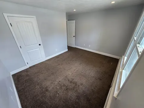 25 W Rosedale Avenue Manchester NH 03103