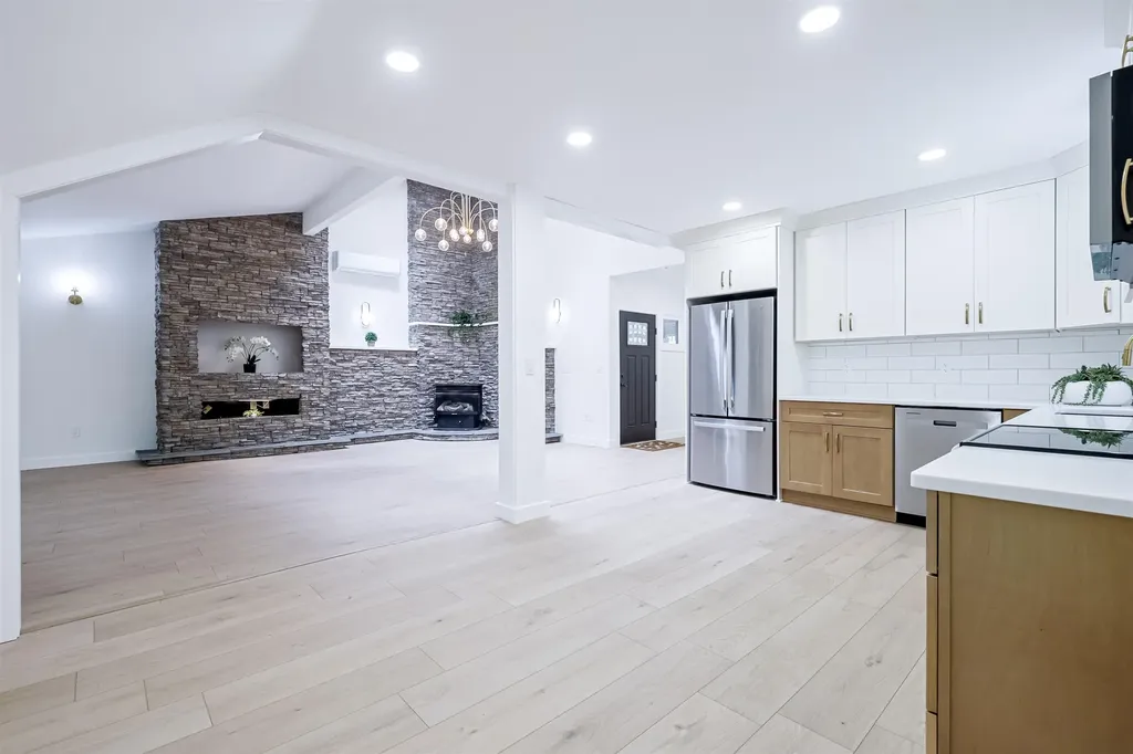33 Coburn Woods Drive Nashua NH 03063
