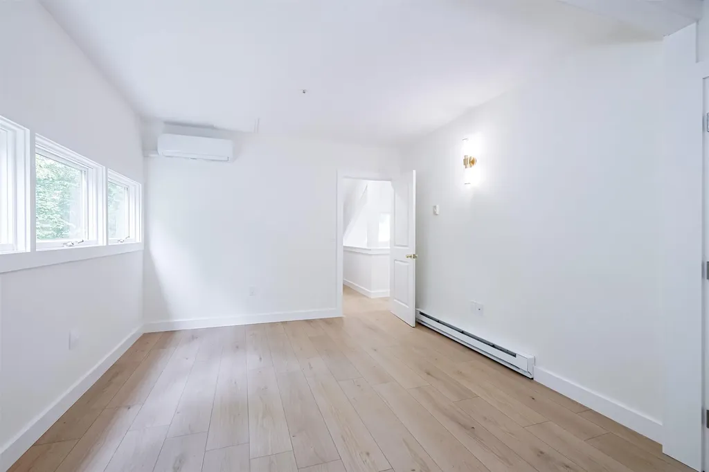 33 Coburn Woods Drive Nashua NH 03063