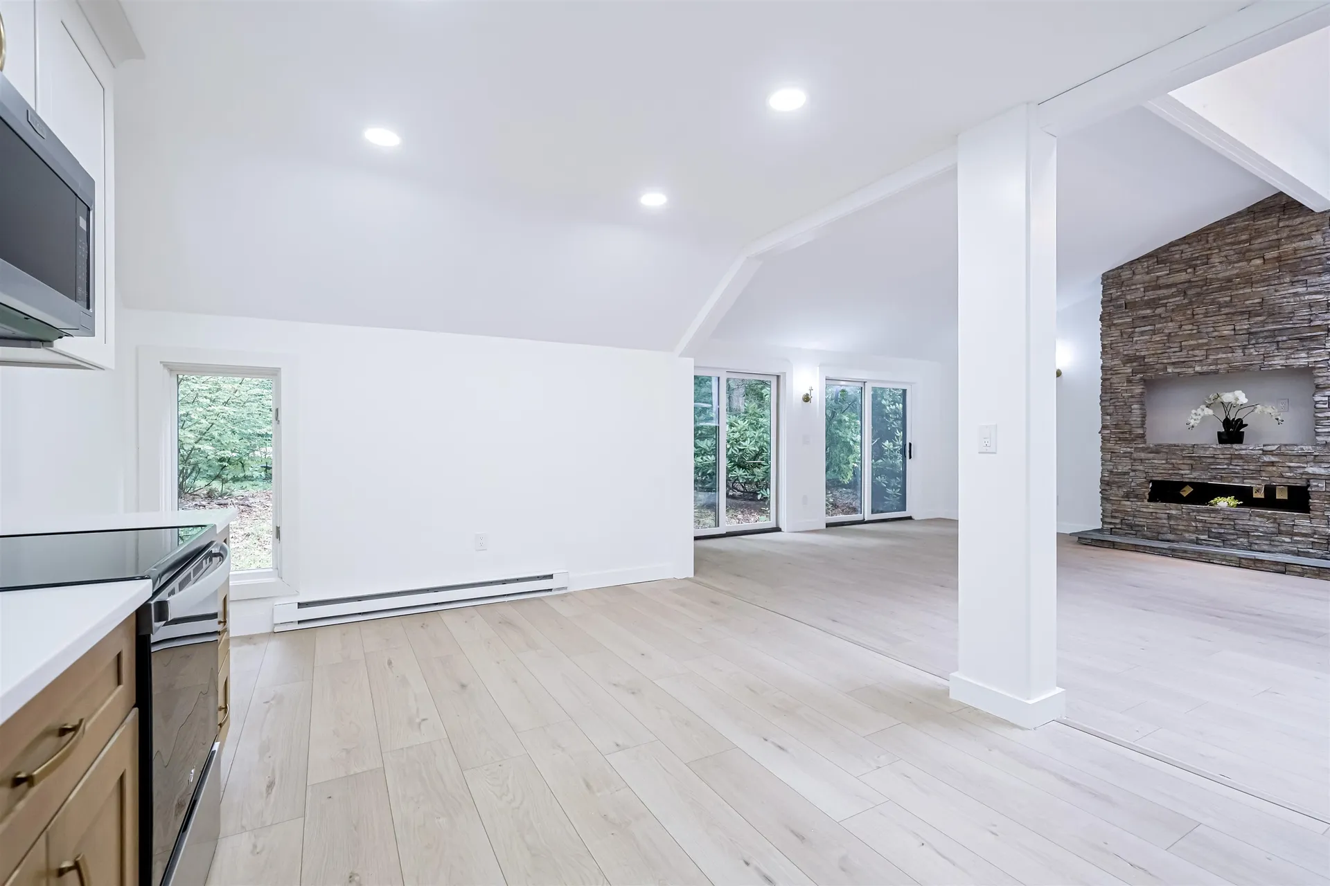 33 Coburn Woods Drive Nashua NH 03063