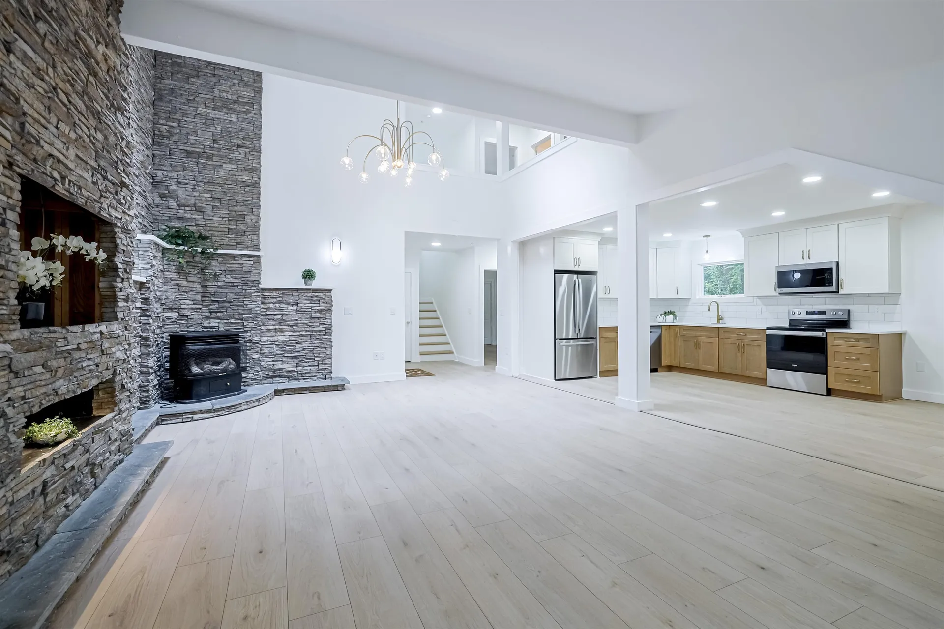 33 Coburn Woods Drive Nashua NH 03063