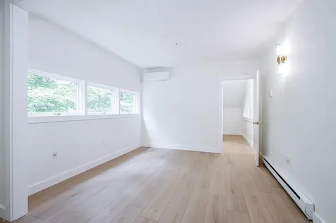 33 Coburn Woods Drive Nashua NH 03063