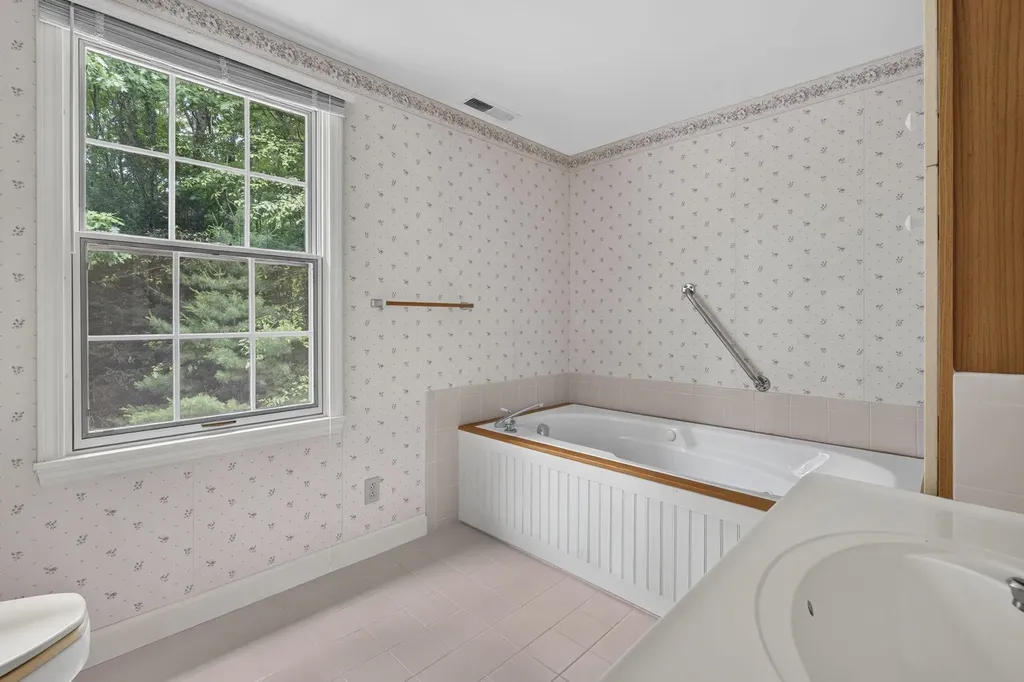 28 Buttonwood Road Bedford NH 03110