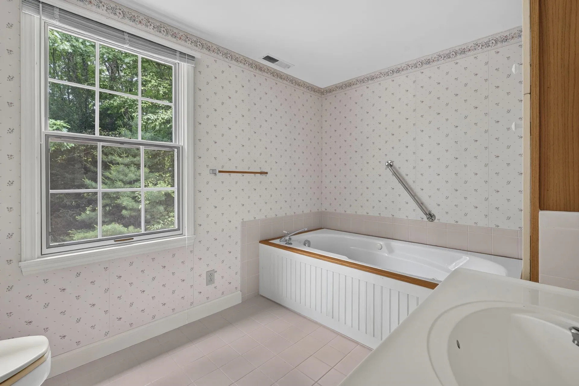 28 Buttonwood Road Bedford NH 03110