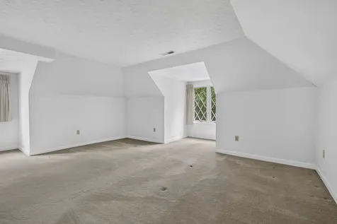 28 Buttonwood Road Bedford NH 03110