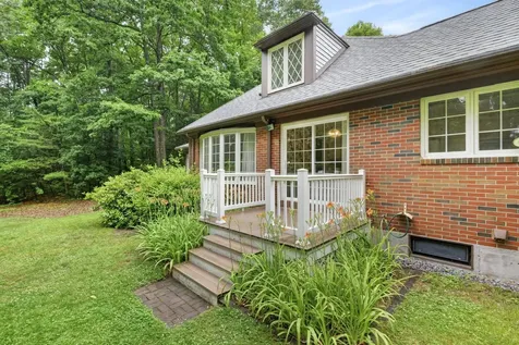 28 Buttonwood Road Bedford NH 03110