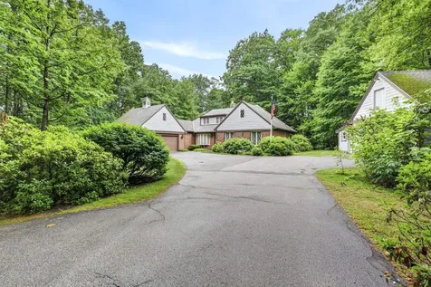 28 Buttonwood Road Bedford NH 03110