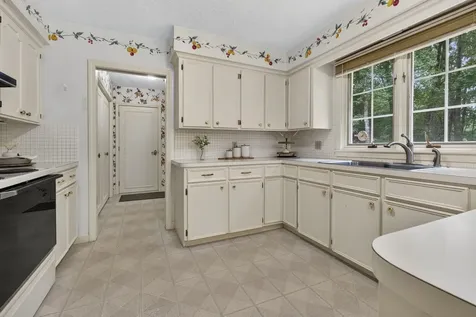 28 Buttonwood Road Bedford NH 03110