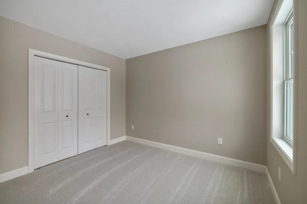 118 Mills Shore Drive Hampstead NH 03841