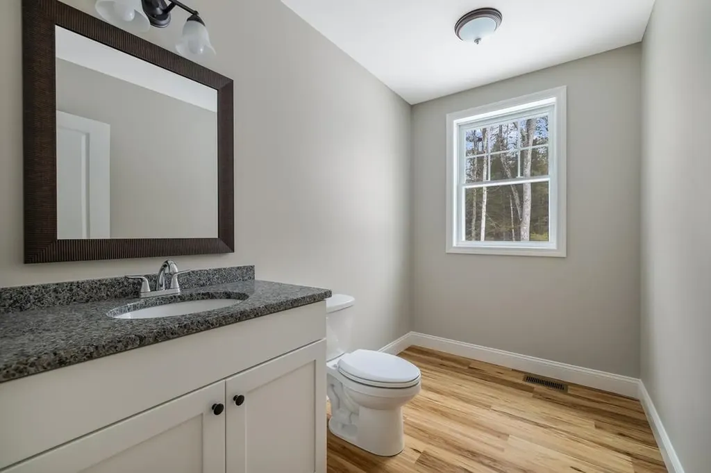 118 Mills Shore Drive Hampstead NH 03841
