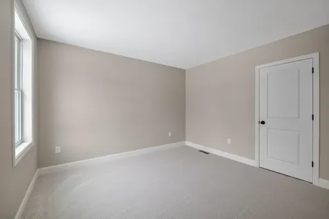 118 Mills Shore Drive Hampstead NH 03841