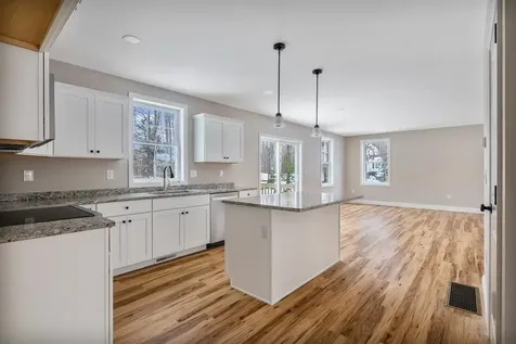 118 Mills Shore Drive Hampstead NH 03841