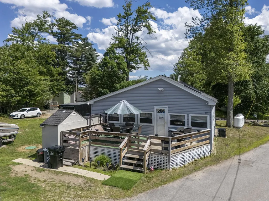 209 Chases Grove Road Derry NH 03038