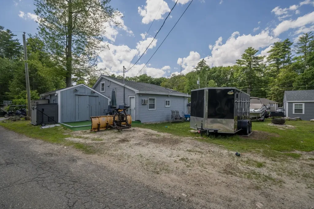 209 Chases Grove Road Derry NH 03038