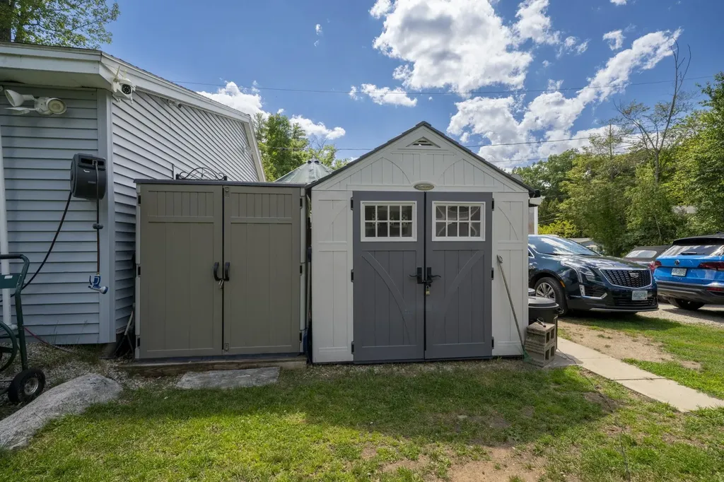 209 Chases Grove Road Derry NH 03038