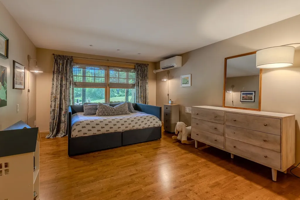 25 Perry Road Mount Holly VT 05758