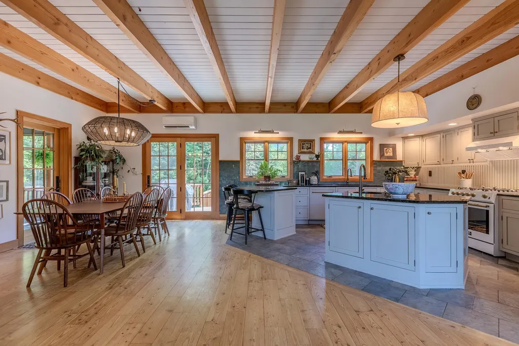 25 Perry Road Mount Holly VT 05758