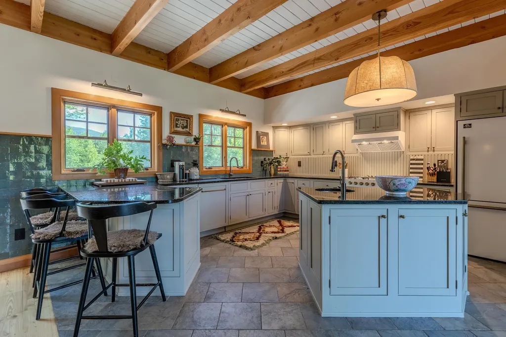 25 Perry Road Mount Holly VT 05758