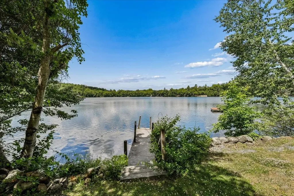 52 Berry Road Loudon NH 03307