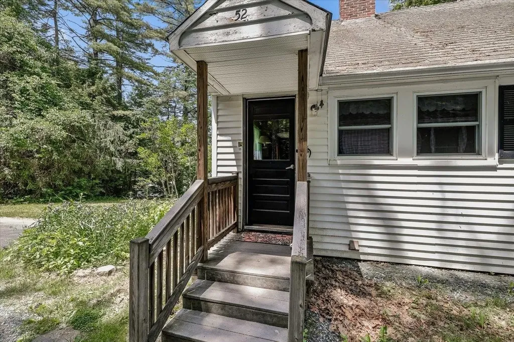 52 Berry Road Loudon NH 03307