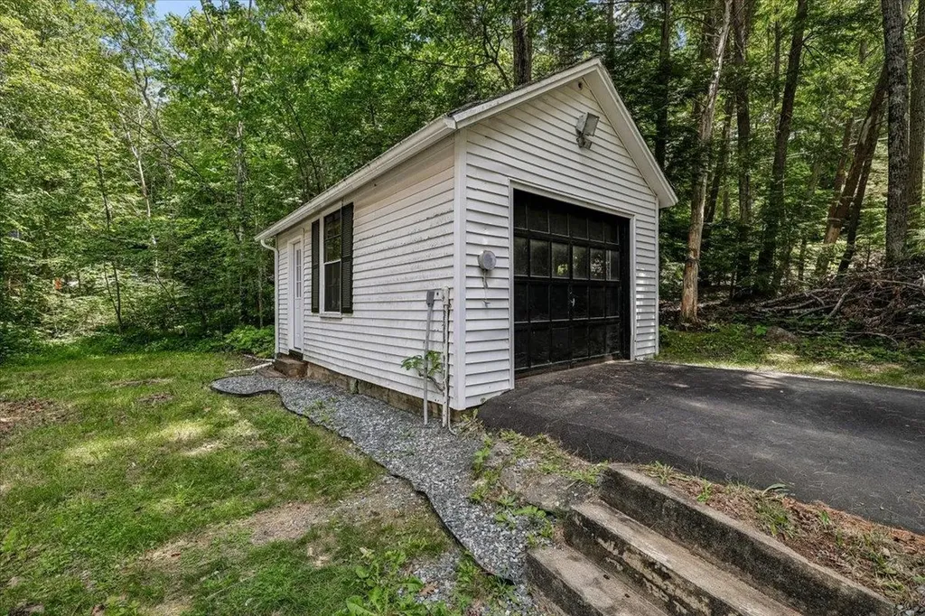 52 Berry Road Loudon NH 03307