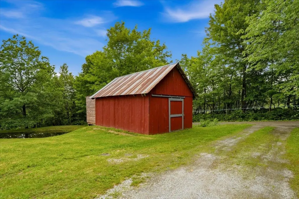 66 Huntley Road Cambridge VT 05444