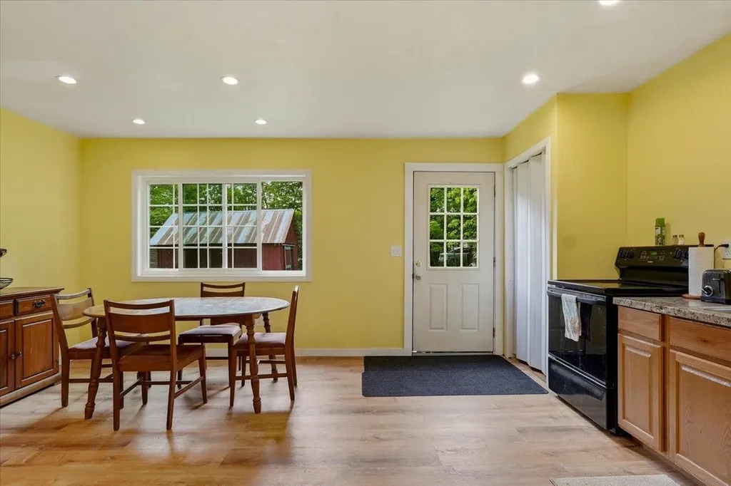 66 Huntley Road Cambridge VT 05444