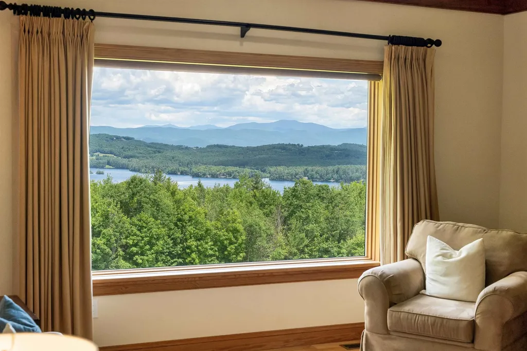 44 Pease Road Meredith NH 03253