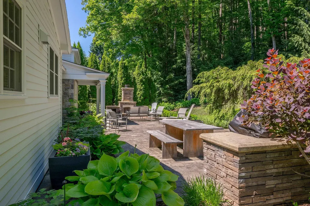 59 Barrows Heights Dorset VT 05251