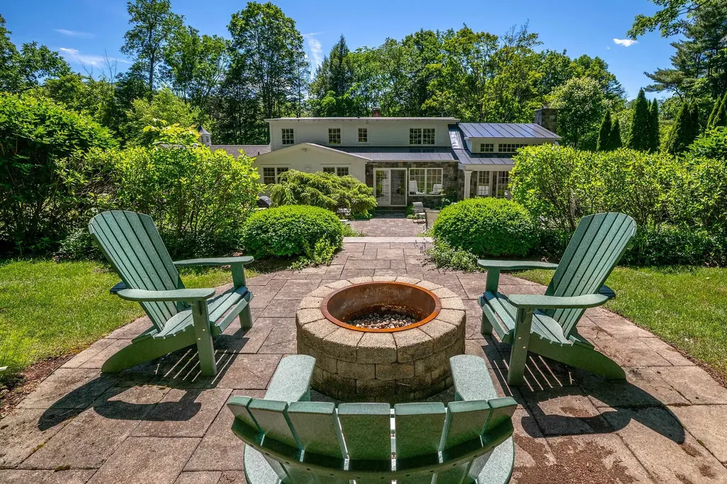 59 Barrows Heights Dorset VT 05251