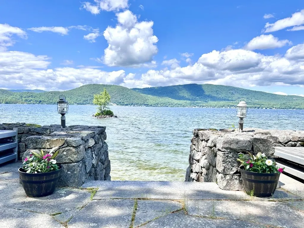 203 Shore N Drive Bridgewater NH 03222